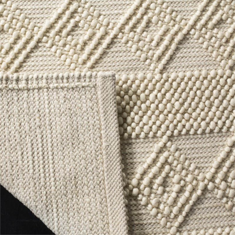 Safavieh Natura 3' x 5' Hand Woven Wool Rug in Ivory