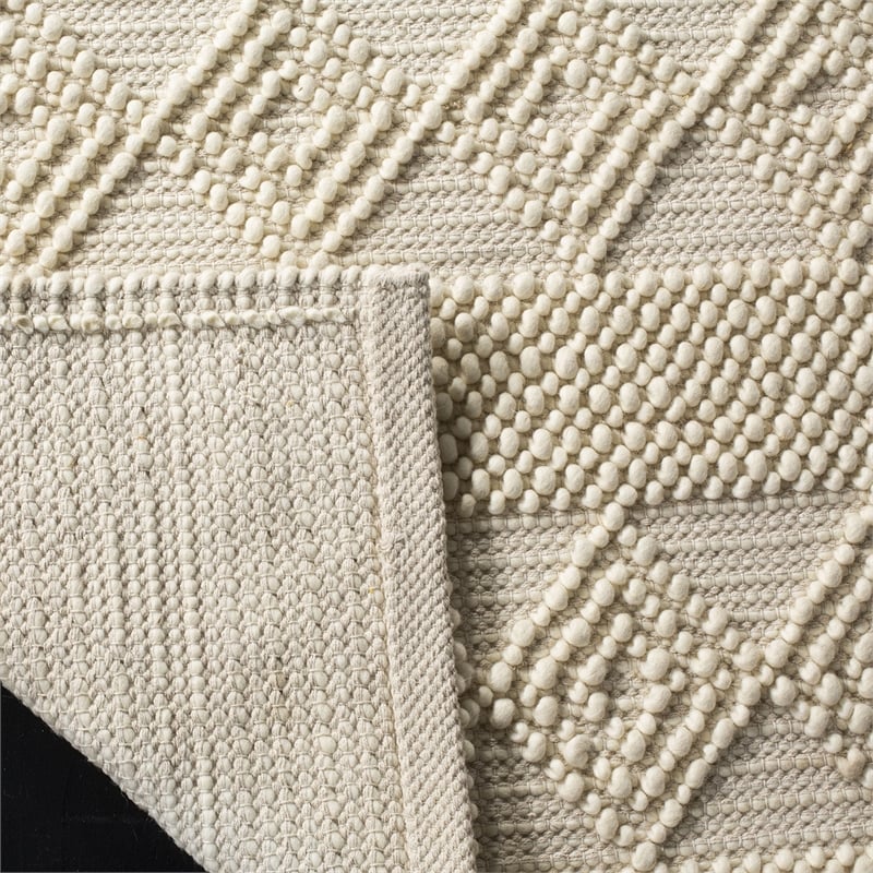Safavieh Natura 8' x 10' Hand Woven Wool Rug in Ivory