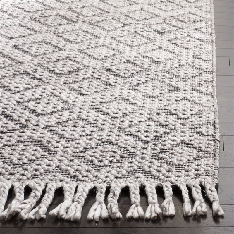 Safavieh Natura 8' x 10' Hand Woven Wool Rug in Charcoal and Gray