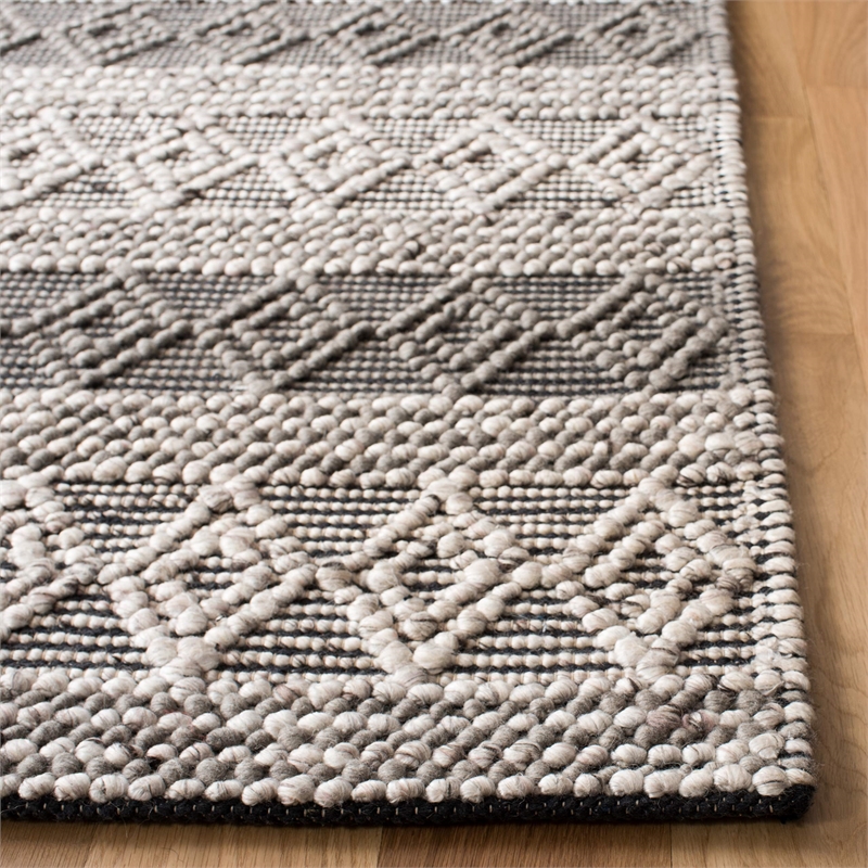 Safavieh Natura 5' x 8' Hand Woven Wool Rug in Charcoal and Gray