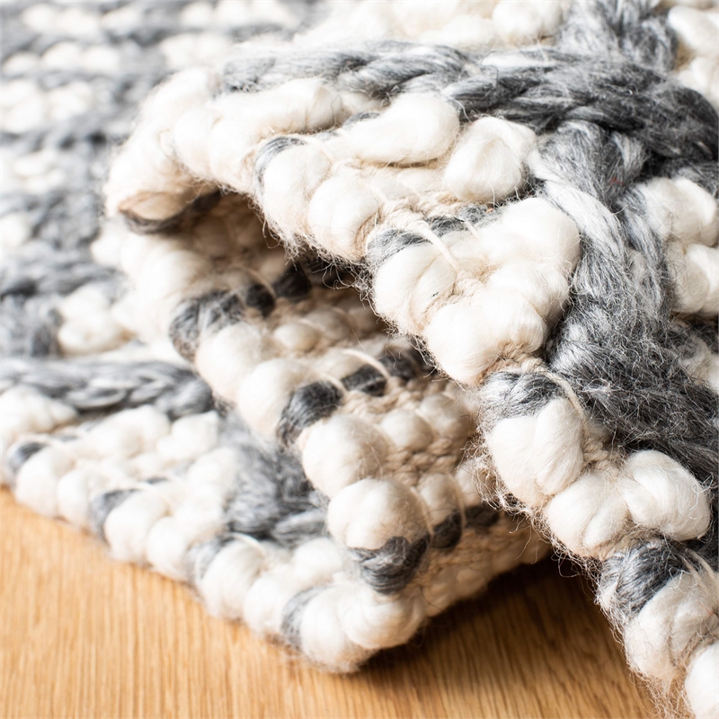 Safavieh Natura 3' x 5' Hand Woven Rug in Gray and Beige