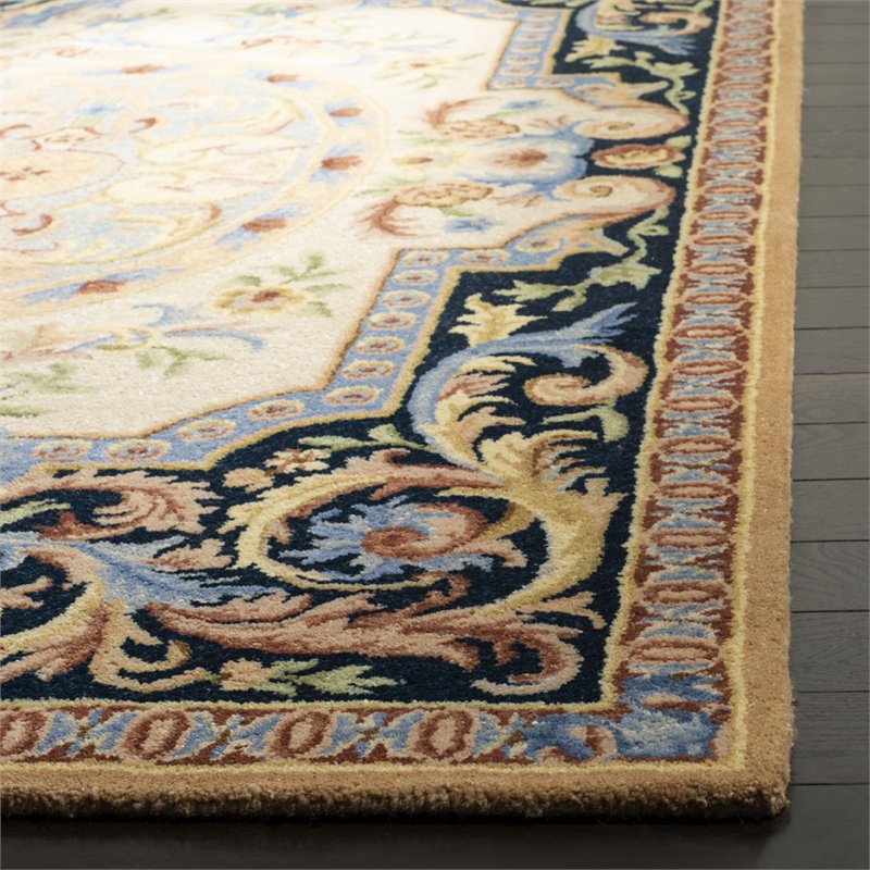 Safavieh Savonnerie 8' x 10' Hand Tufted Wool Rug in Ivory and Black