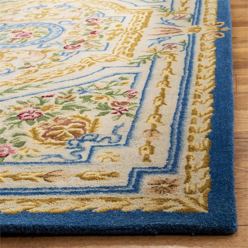 Safavieh Savonnerie 8' x 10' Hand Tufted Wool Rug in Blue and Ivory