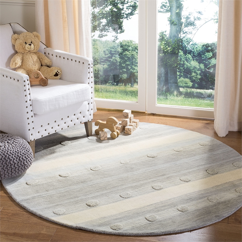 Safavieh 5' Round Hand Loomed Wool Rug in Gray and Ivory