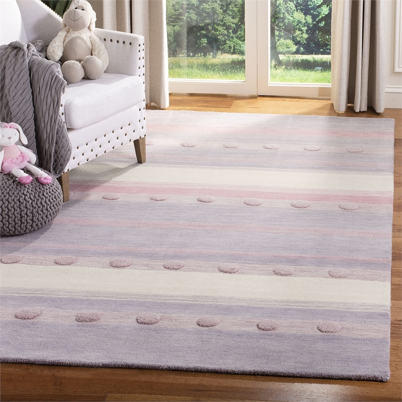 Safavieh 4' x 6' Hand Loomed Wool Rug in Light Purple and Ivory