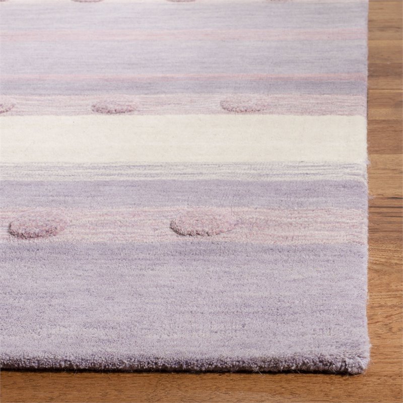 Safavieh 6' x 9' Hand Loomed Wool Rug in Light Purple and Ivory