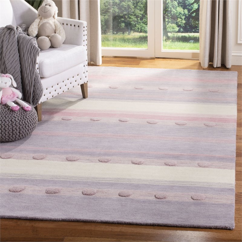Safavieh 8' x 10' Hand Loomed Wool Rug in Light Purple and Ivory