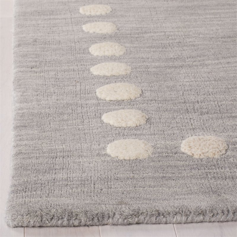 Safavieh 5' x 8' Hand Loomed Wool Rug in Gray and Ivory