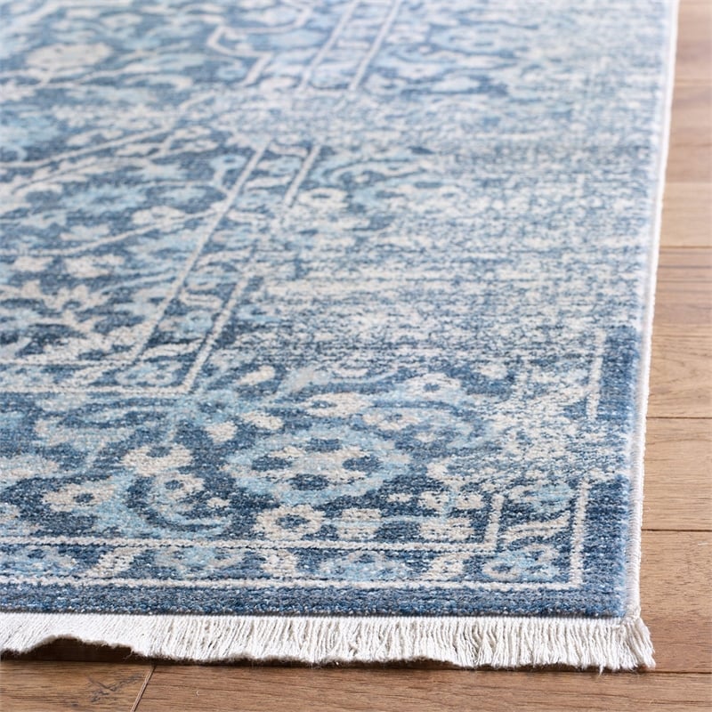 Safavieh Vintage 4' x 6' Rug in Blue and Ivory
