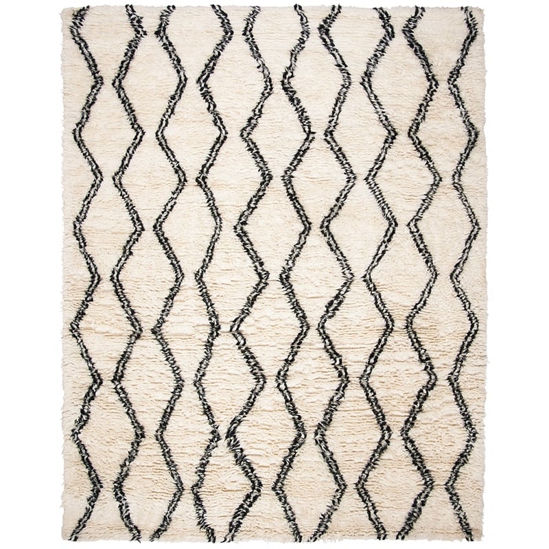 Safavieh Kenya 6' x 9' Hand Woven Shag Wool Rug in Black and Ivory
