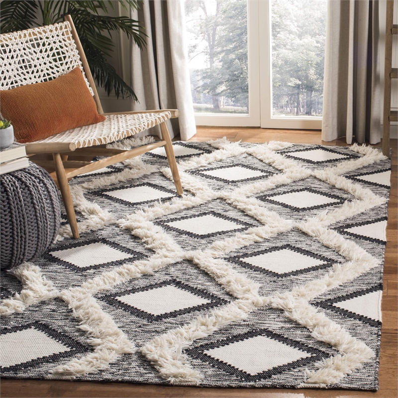 Safavieh Kenya 9' x 12' Hand Woven Shag Wool Rug in Black and Ivory