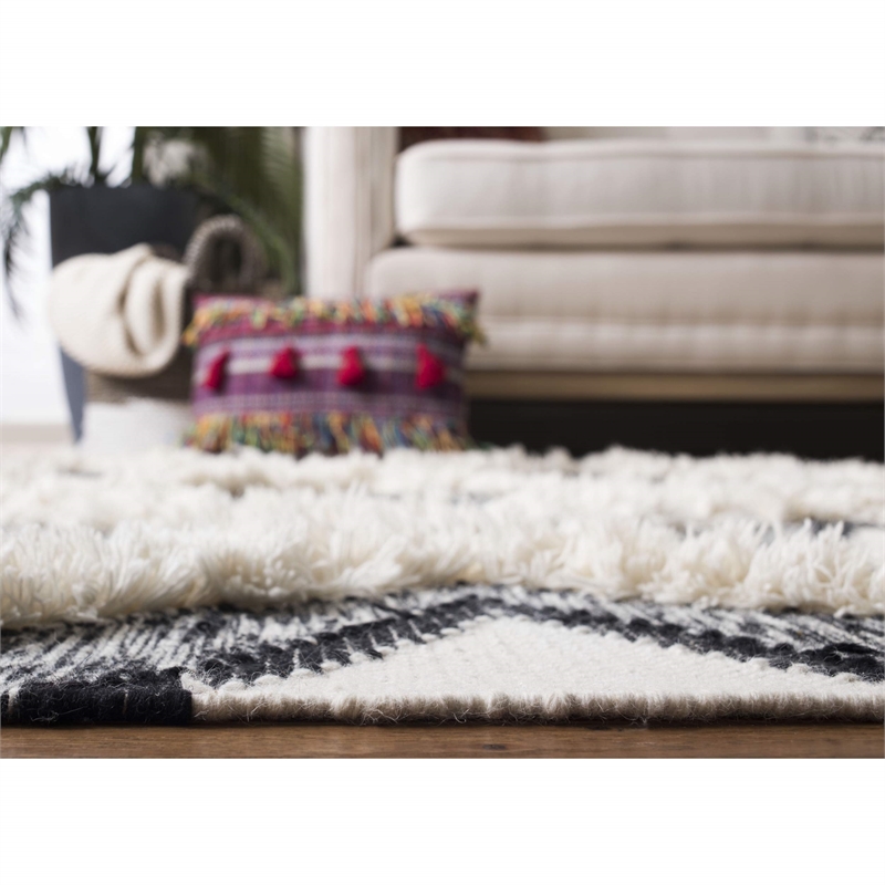 Safavieh Kenya 9' x 12' Hand Woven Shag Wool Rug in Black and Ivory