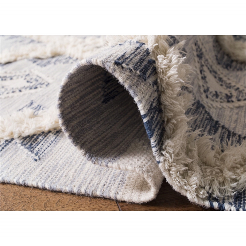 Safavieh Kenya 9' x 12' Hand Woven Shag Wool Rug in Silver and Ivory