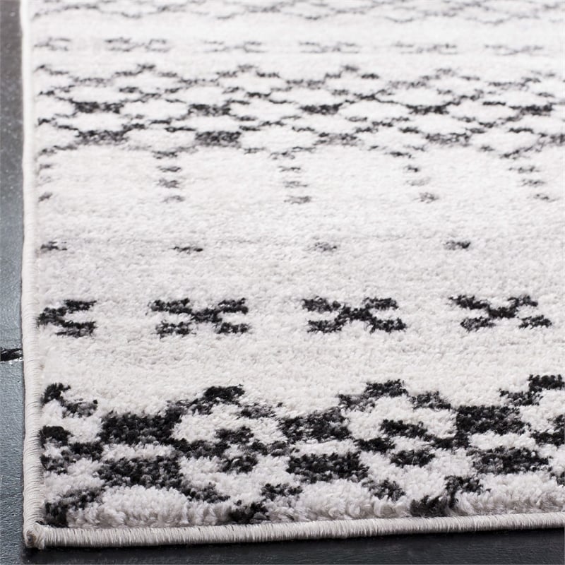 Safavieh Adirondack 9' x 12' Rug in Black and Ivory