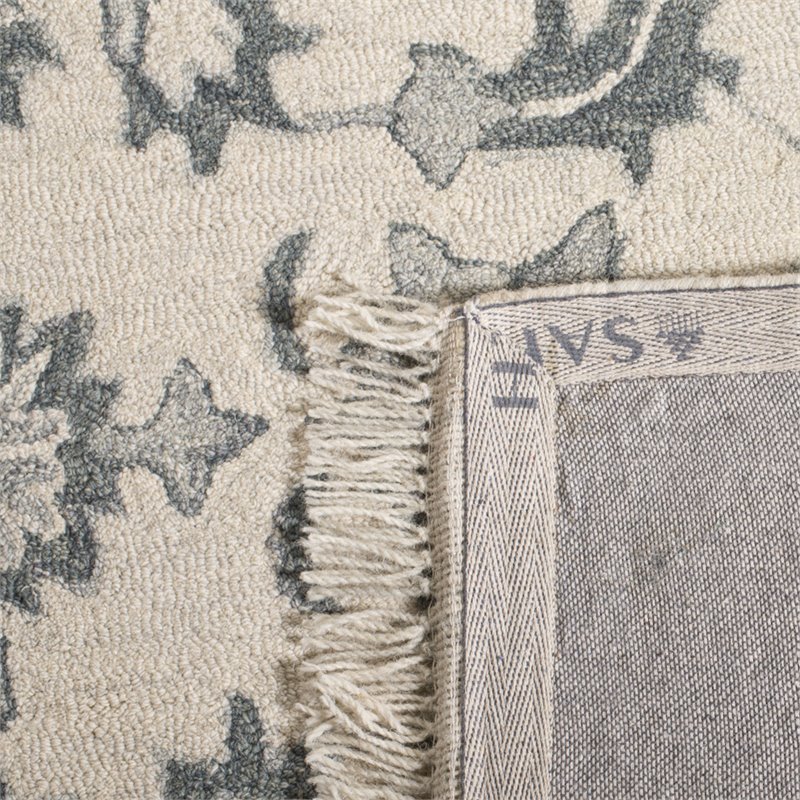 Safavieh Aspen 8' x 10' Hand Tufted Wool Rug in Ivory and Gray