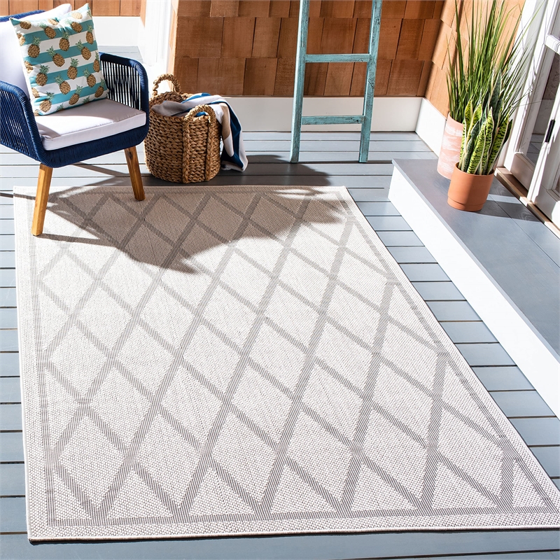Safavieh Bermuda 8' x 10' Rug in Ivory and Light Gray