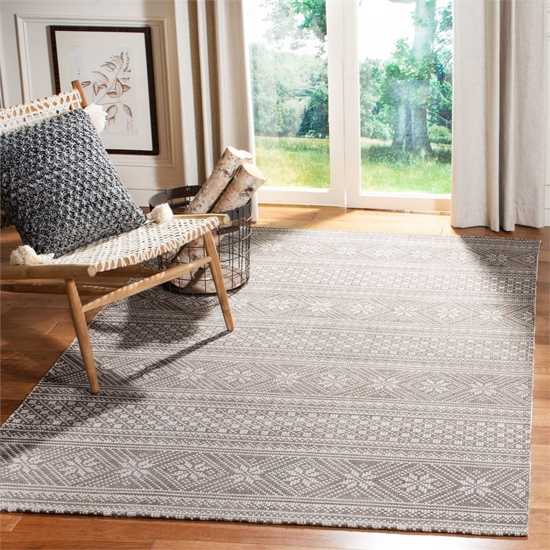Safavieh Cedar Brook 4' x 6' Hand Loomed Rug in Gray and Ivory