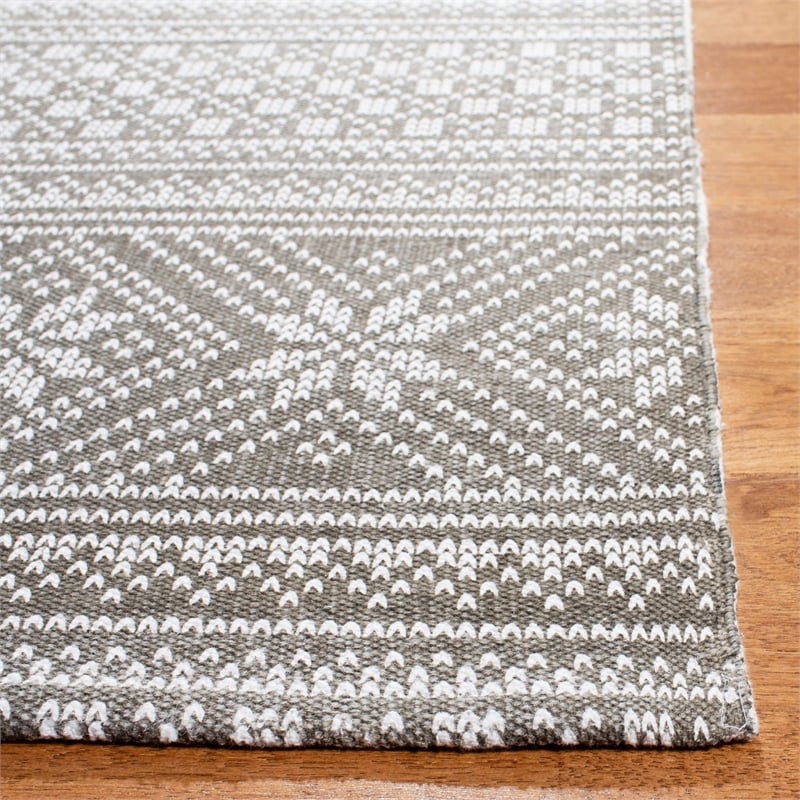 Safavieh Cedar Brook 4' x 6' Hand Loomed Rug in Gray and Ivory