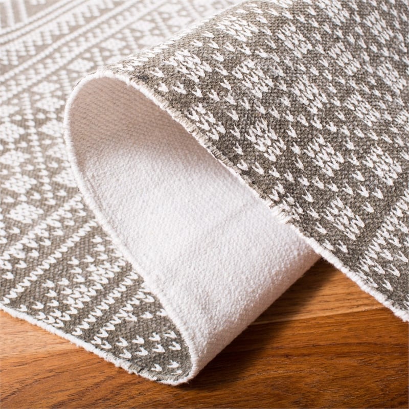 Safavieh Cedar Brook 5' x 8' Hand Loomed Rug in Gray and Ivory