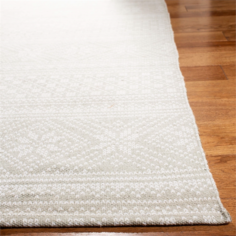 Safavieh Cedar Brook 8' x 10' Hand Loomed Rug in Silver and Ivory