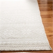 Safavieh Cedar Brook 8' x 10' Hand Loomed Rug in Silver and Ivory