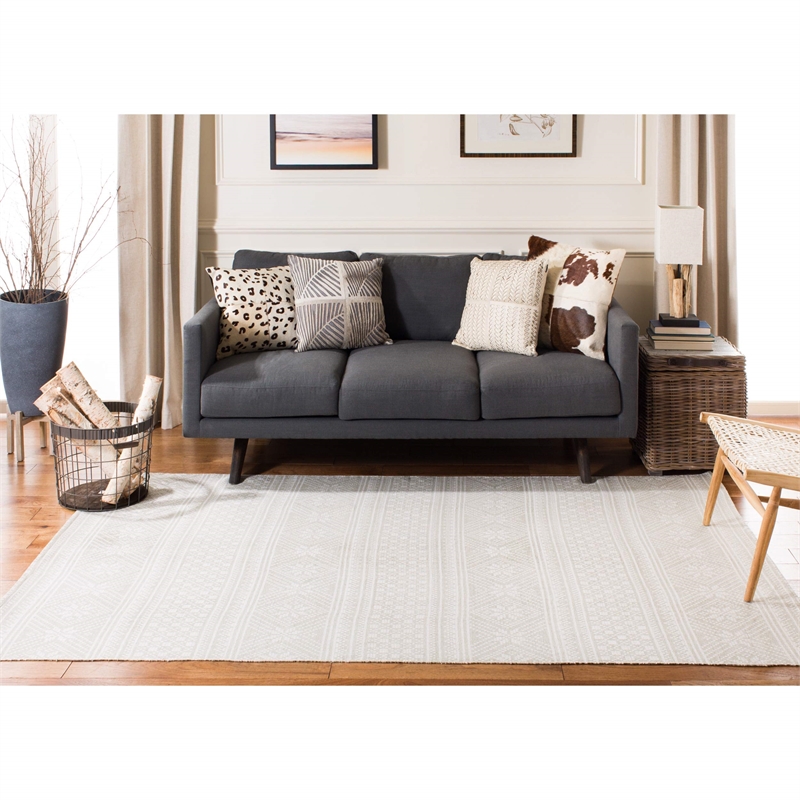 Safavieh Cedar Brook 8' x 10' Hand Loomed Rug in Silver and Ivory