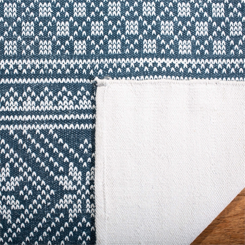 Safavieh Cedar Brook 5' x 8' Hand Loomed Rug in Blue and Ivory