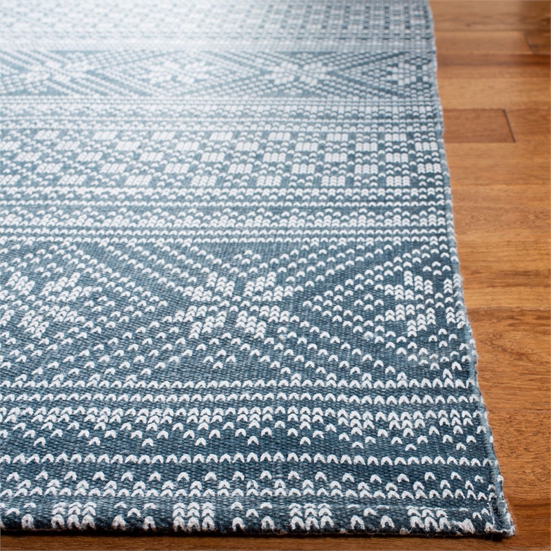 Safavieh Cedar Brook 5' x 8' Hand Loomed Rug in Blue and Ivory