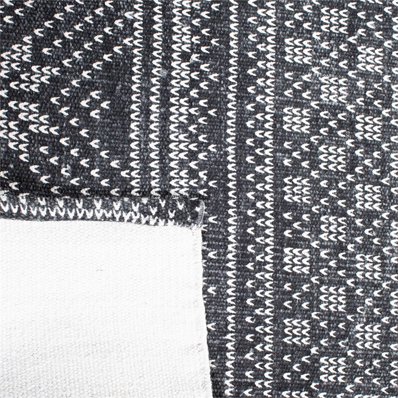 Safavieh Cedar Brook 8' x 10' Hand Loomed Rug in Black and Ivory