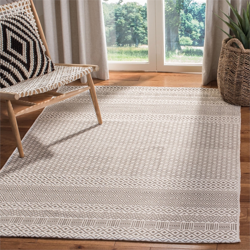 Safavieh Cedar Brook 3' x 5' Hand Loomed Rug in Gray and Ivory