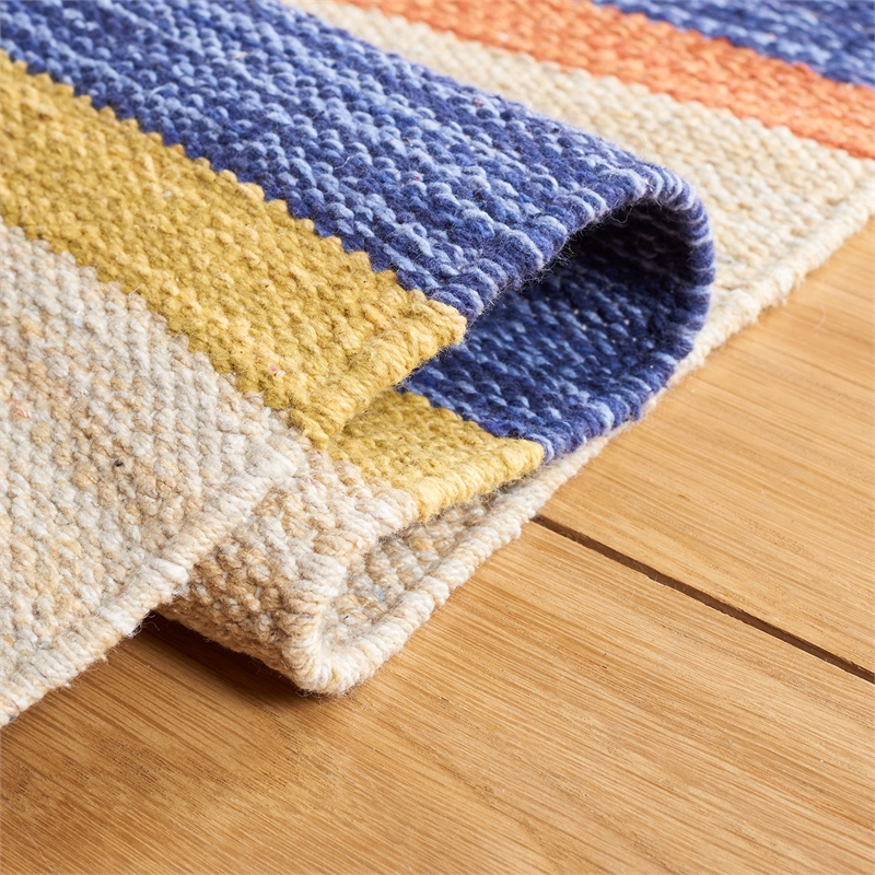 Safavieh Cotton Kilim 4' x 6' Hand Loomed Rug in Blue and Ivory