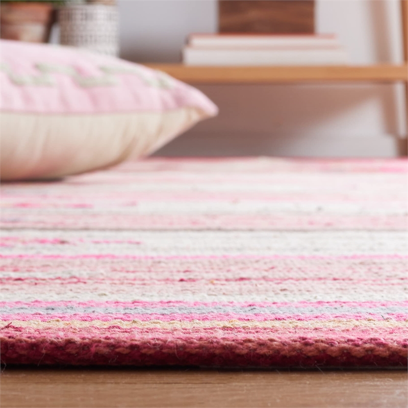 Safavieh Cotton Kilim 4' x 6' Hand Loomed Rug in Red and Ivory