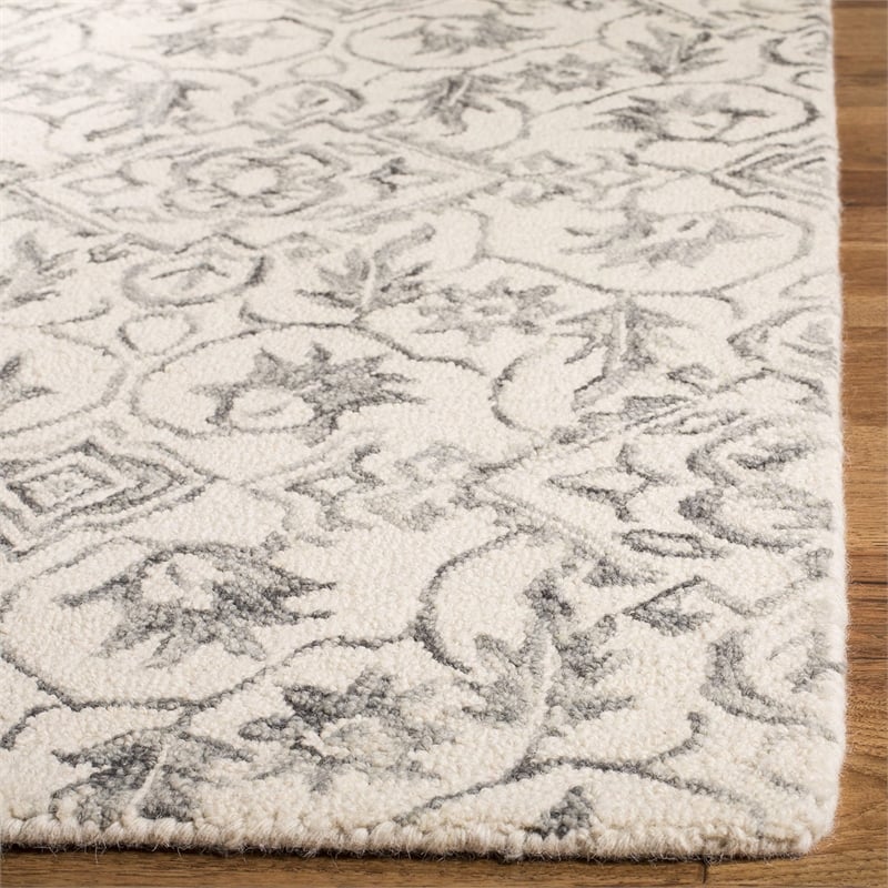 Safavieh Dip Dye 5' x 8' Hand Tufted Wool Rug in Gray and Ivory