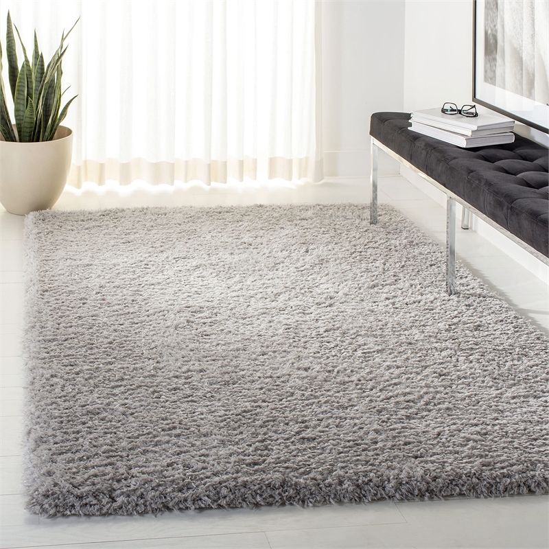 Safavieh Flokati 4' x 6' Rug in Light Gray