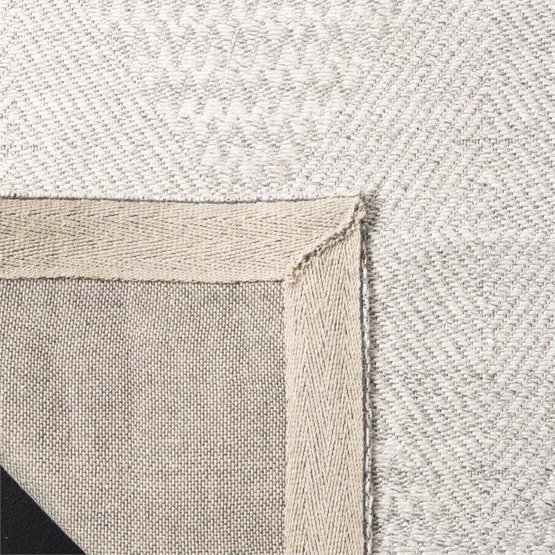 Safavieh Marbella 9' x 12' Hand Loomed Rug in Silver and Ivory