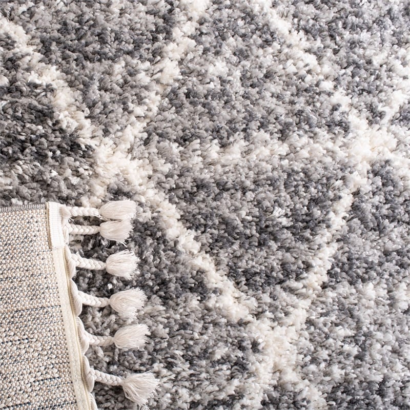 Safavieh Melrose 4' x 6' Shag Rug in Gray and Ivory