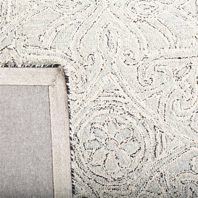 Safavieh Micro-Loop 5' x 8' Hand Tufted Wool Rug in Gray and Ivory
