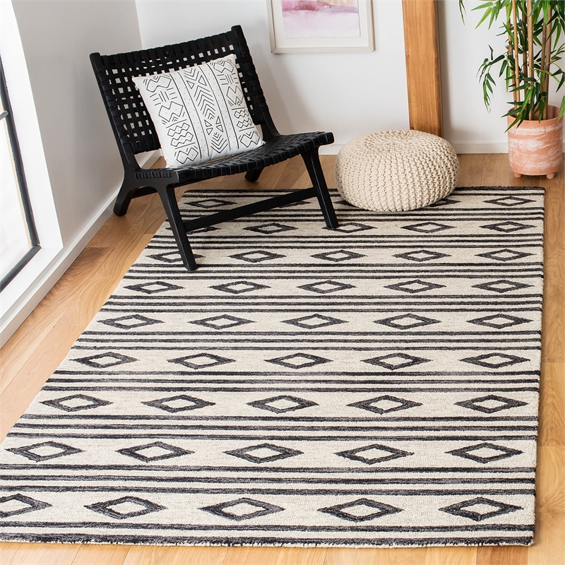 Safavieh Micro-Loop 5' Square Hand Tufted Wool Rug in Ivory
