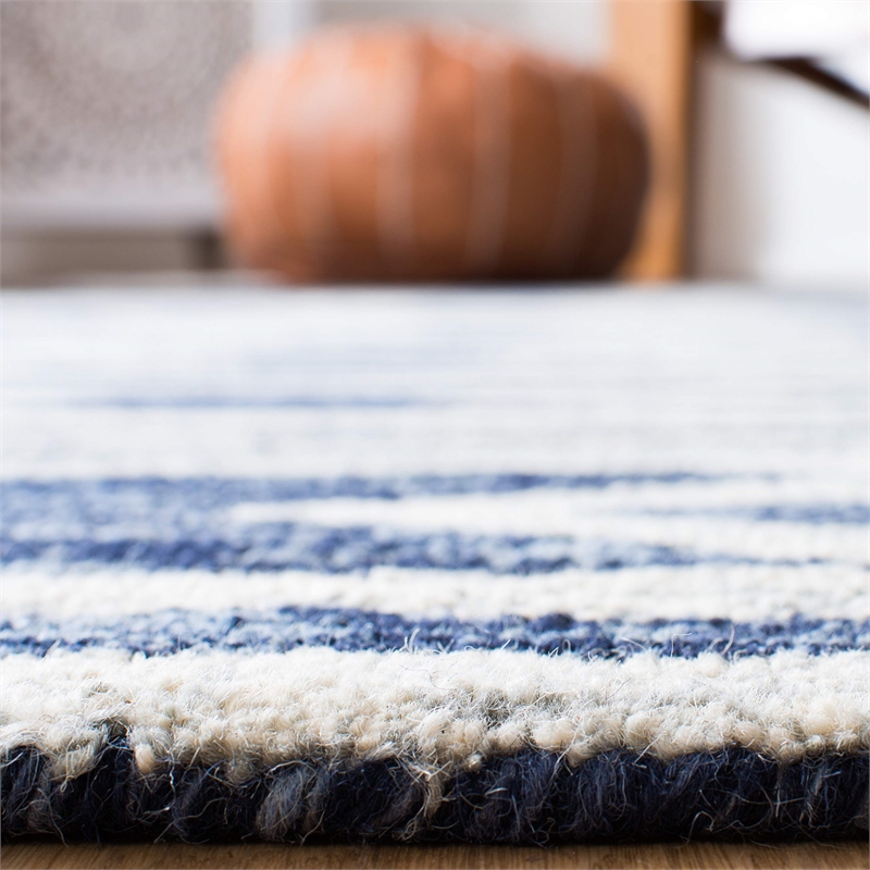 Safavieh Micro-Loop 5' x 8' Hand Tufted Wool Rug in Navy and Ivory