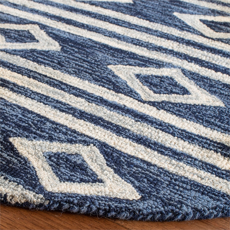 Safavieh Micro-Loop 5' Round Hand Tufted Wool Rug in Navy and Ivory