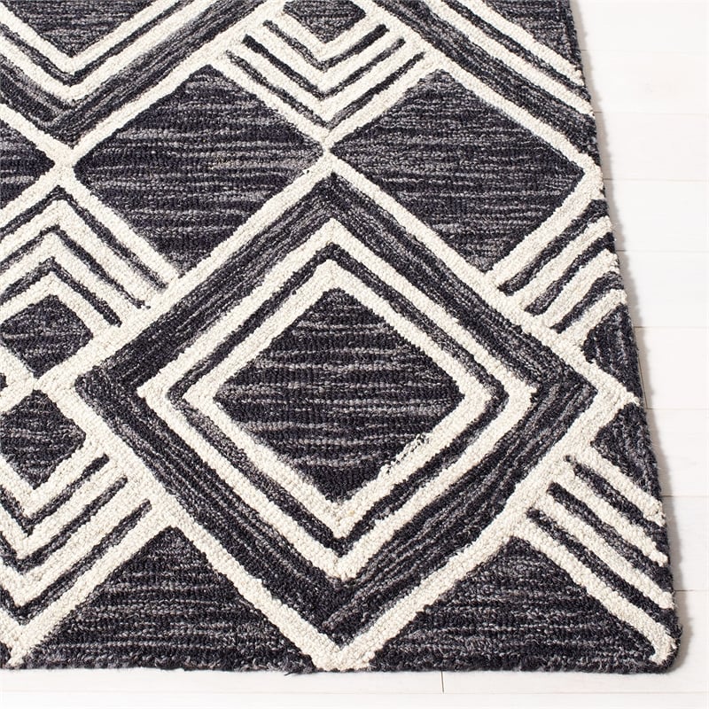Safavieh Micro-Loop 4' x 6' Hand Tufted Wool Rug in Charcoal and Ivory
