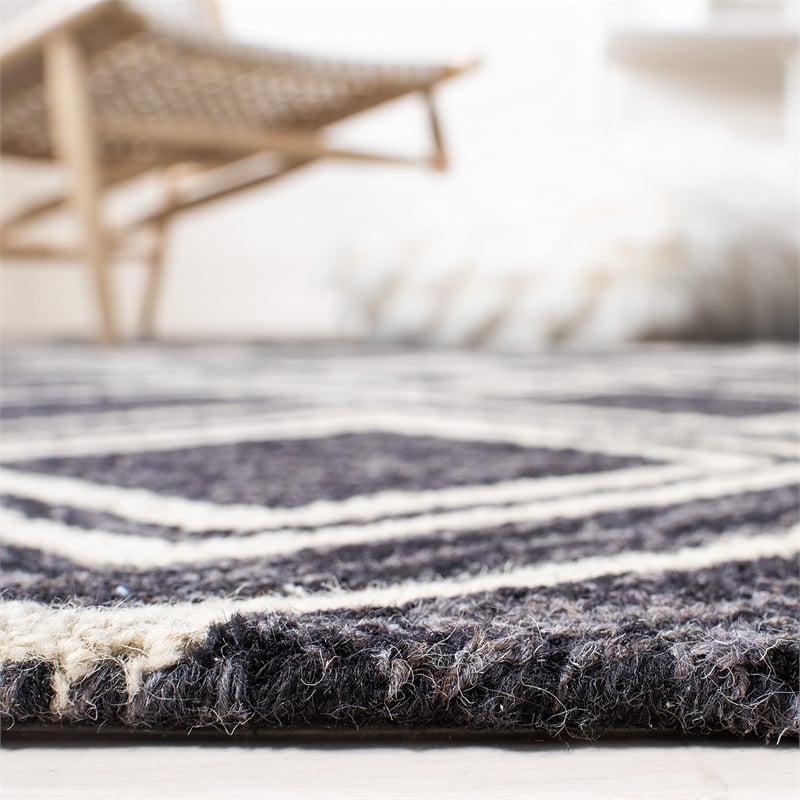 Safavieh Micro-Loop 4' x 6' Hand Tufted Wool Rug in Charcoal and Ivory
