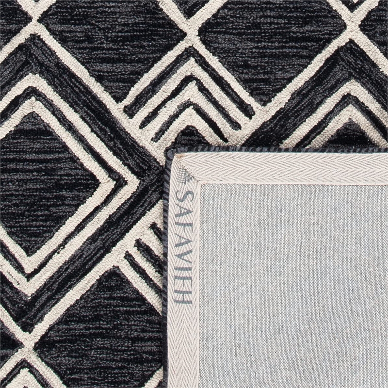 Safavieh Micro-Loop 5' Round Hand Tufted Wool Rug in Charcoal
