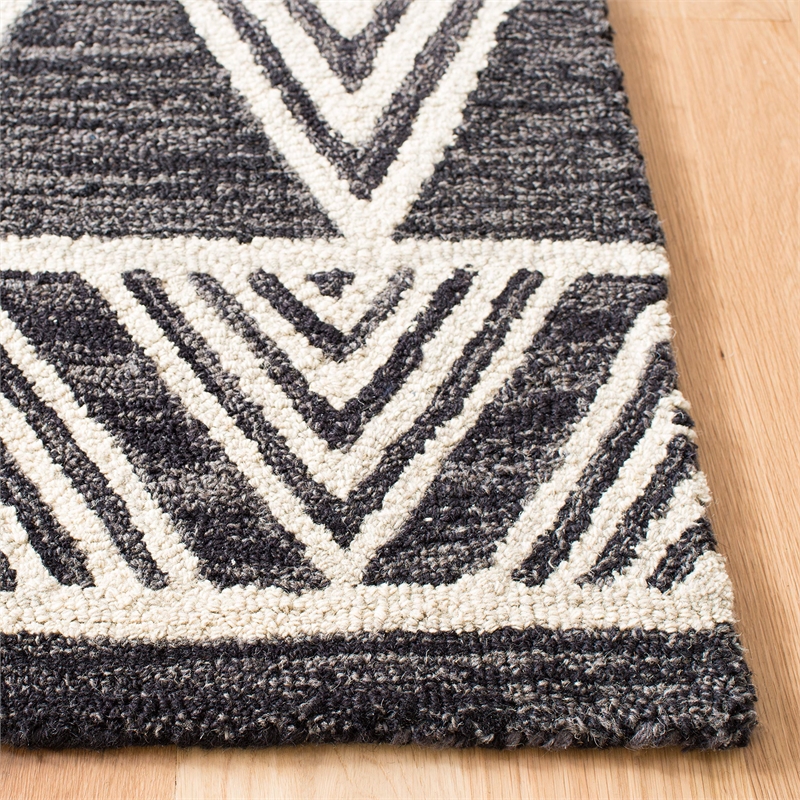 Safavieh Micro-Loop 8' x 10' Hand Tufted Wool Rug in Charcoal
