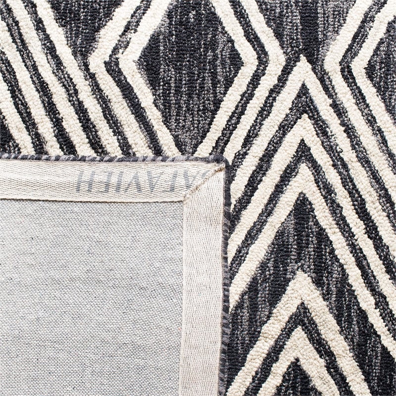 Safavieh Micro-Loop 4' x 6' Hand Tufted Wool Rug in Charcoal and Ivory