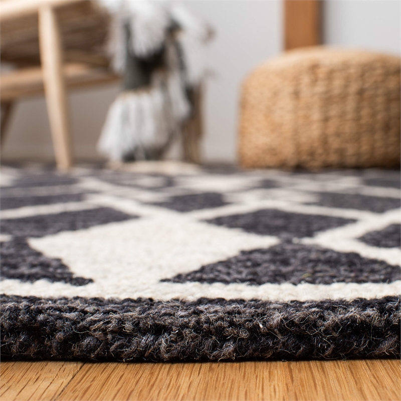 Safavieh Micro-Loop 8' x 10' Hand Tufted Wool Rug in Charcoal
