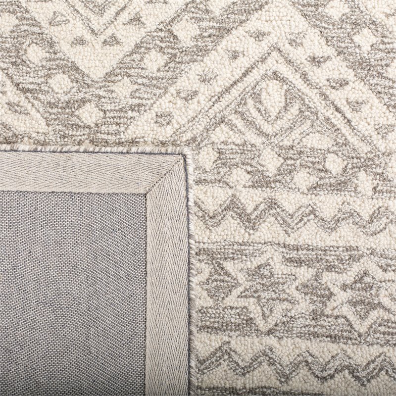 Safavieh Micro-Loop 4' x 6' Hand Tufted Wool Rug in Gray and Ivory
