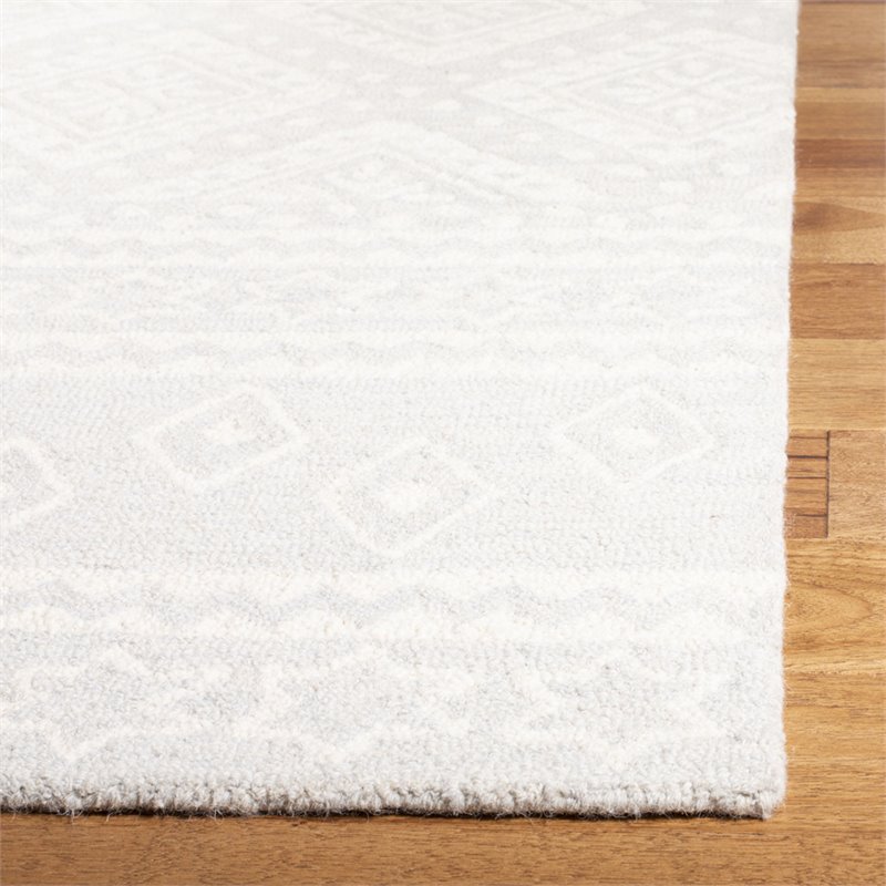 Safavieh Micro-Loop 4' x 6' Hand Tufted Wool Rug in Gray and Ivory