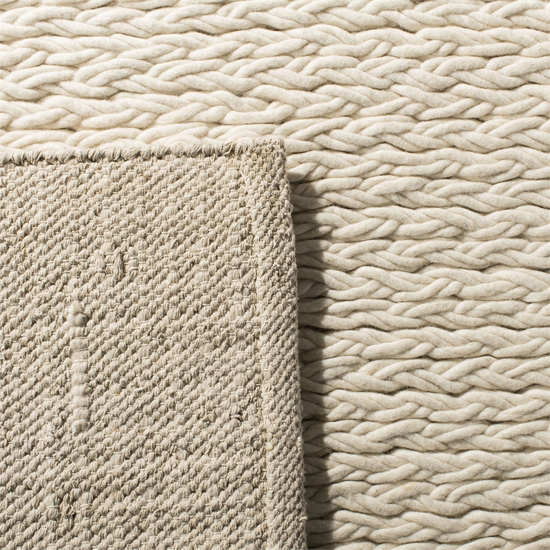 Safavieh Natura 5' x 8' Hand Woven Wool Rug in Ivory
