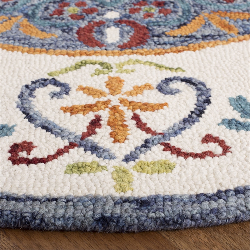 Safavieh Novelty 5' Round Hand Tufted Wool Rug